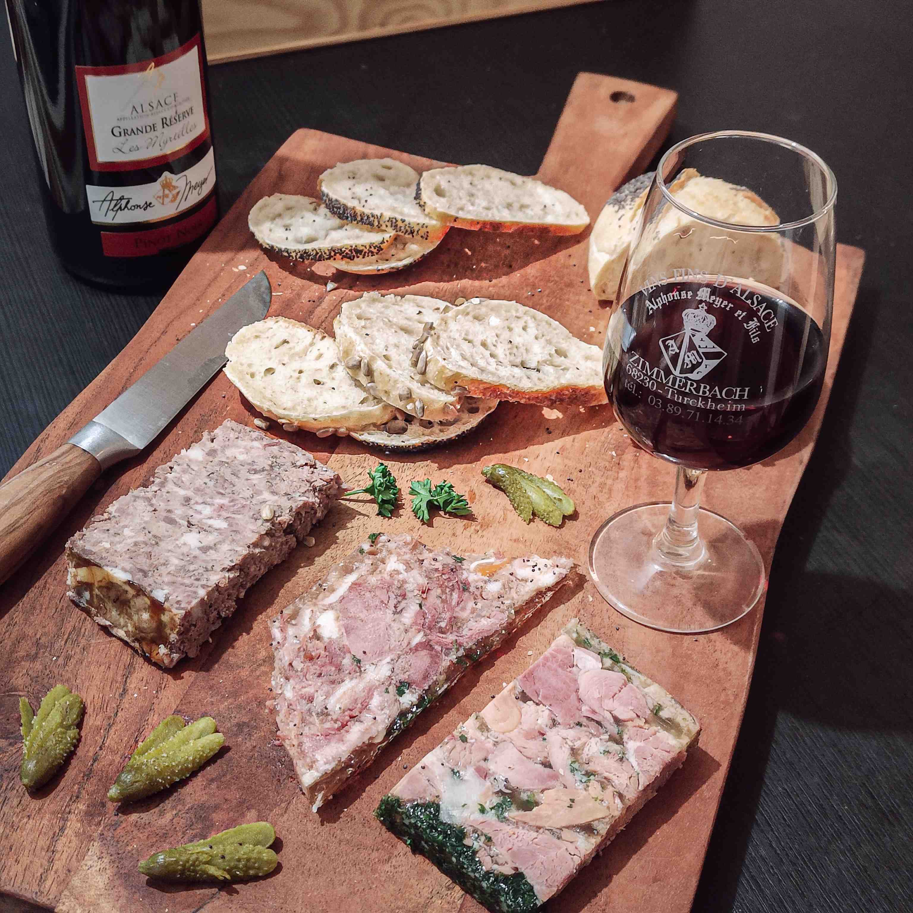 Pinot Noir et terrines de campagne ;) 